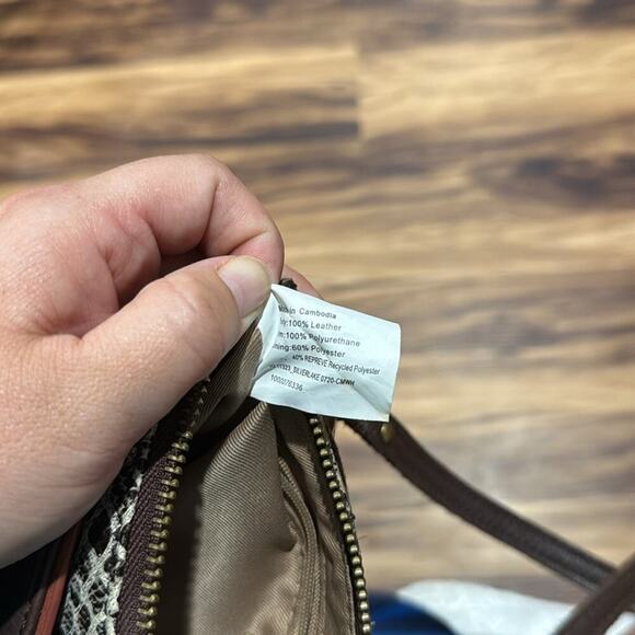 The Sak Brown leather Crossbody Bag with Classic Design - Picture 2 of 4